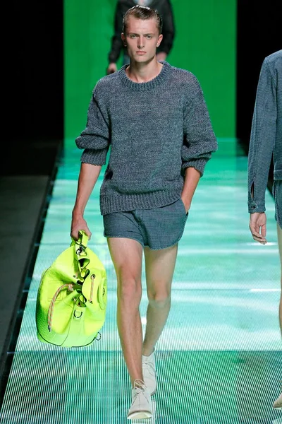 Look 26